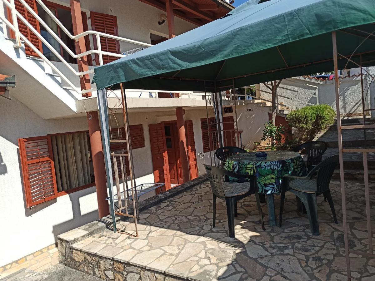 Apartments Kornati Ždrelac Exterior foto